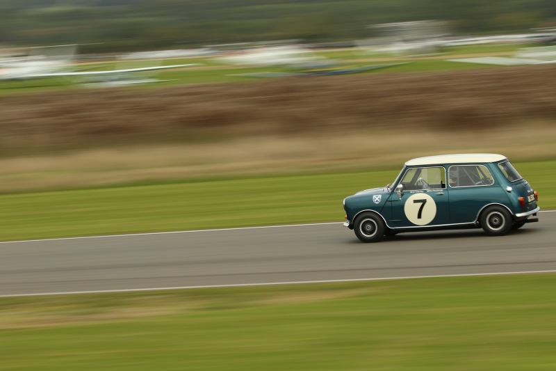 Illustration for article titled The Vintage Racing At The Goodwood Revival Is Simply The Best